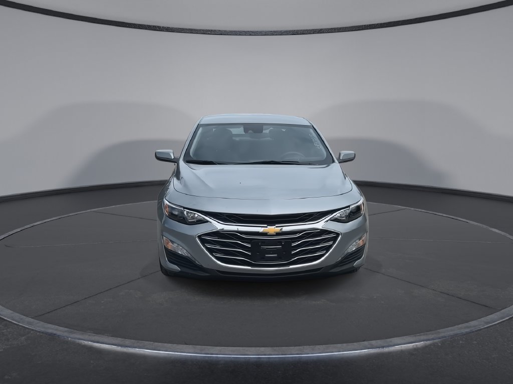 Used 2025 Chevrolet Malibu LT FWD image 3