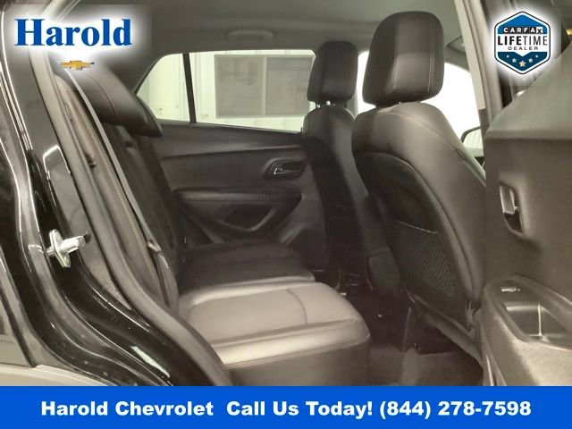 Used 2018 Chevrolet Trax LT w/ LT Convenience Package image 9