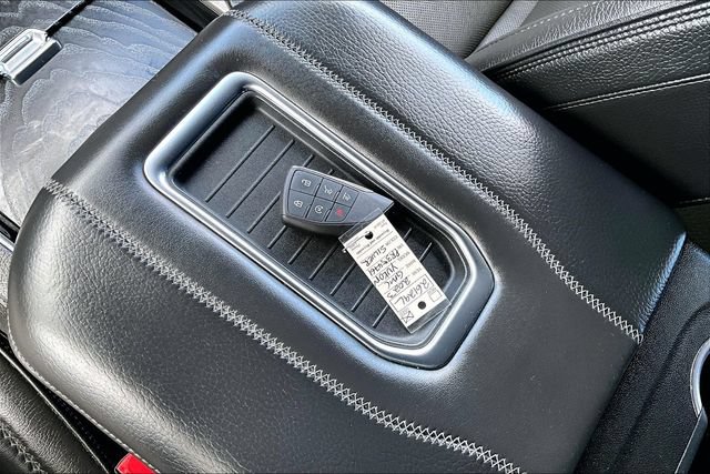 Used 2023 GMC Yukon Denali AWD/4WD image 9