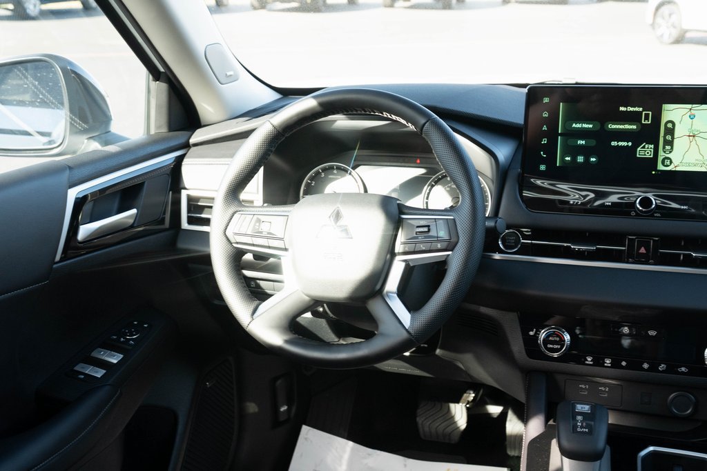 New 2026 Mitsubishi Outlander LE AWD/4WD image 24