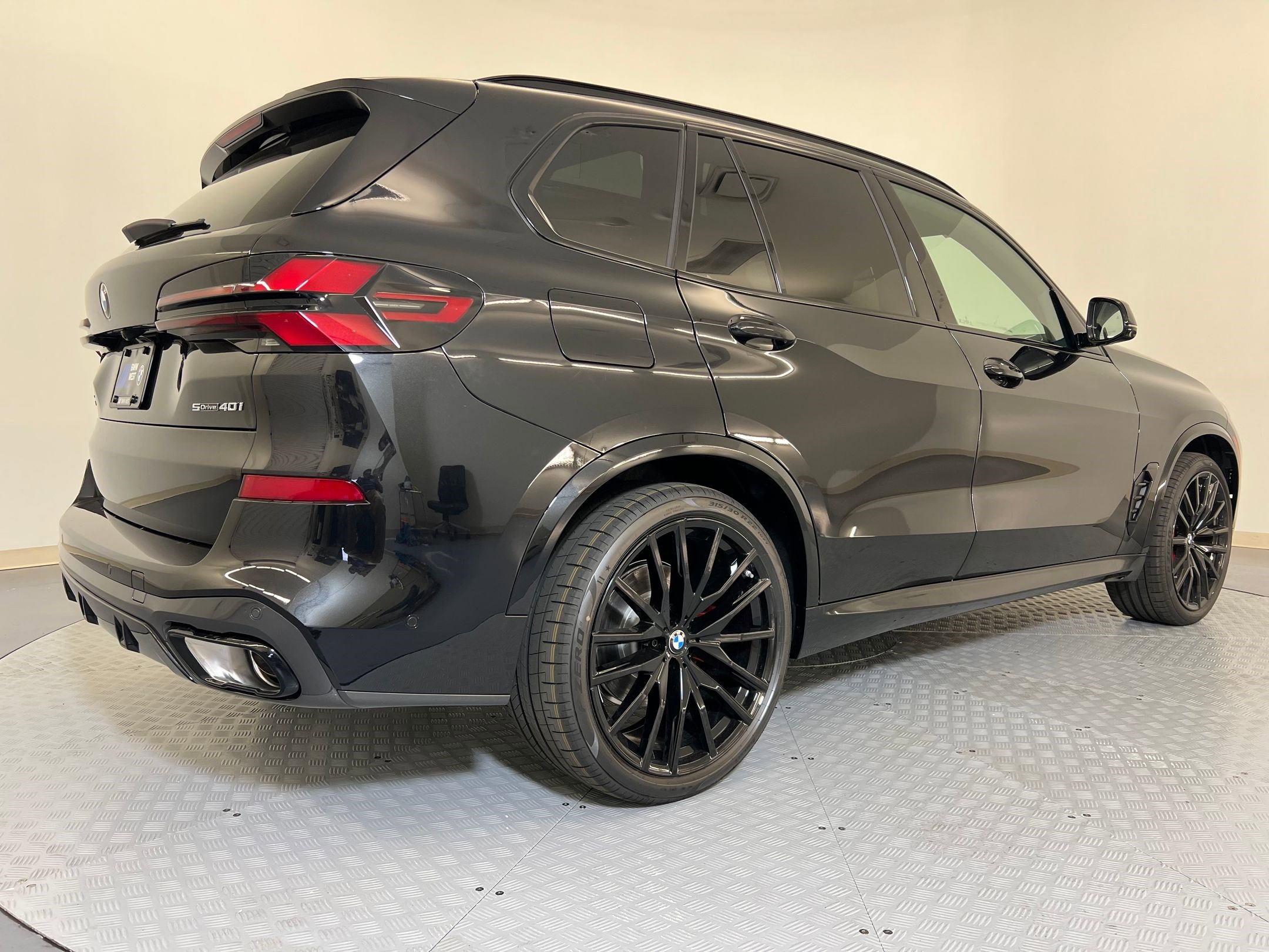 New 2026 BMW X5 sDrive40i w/ M Sport Package image 8