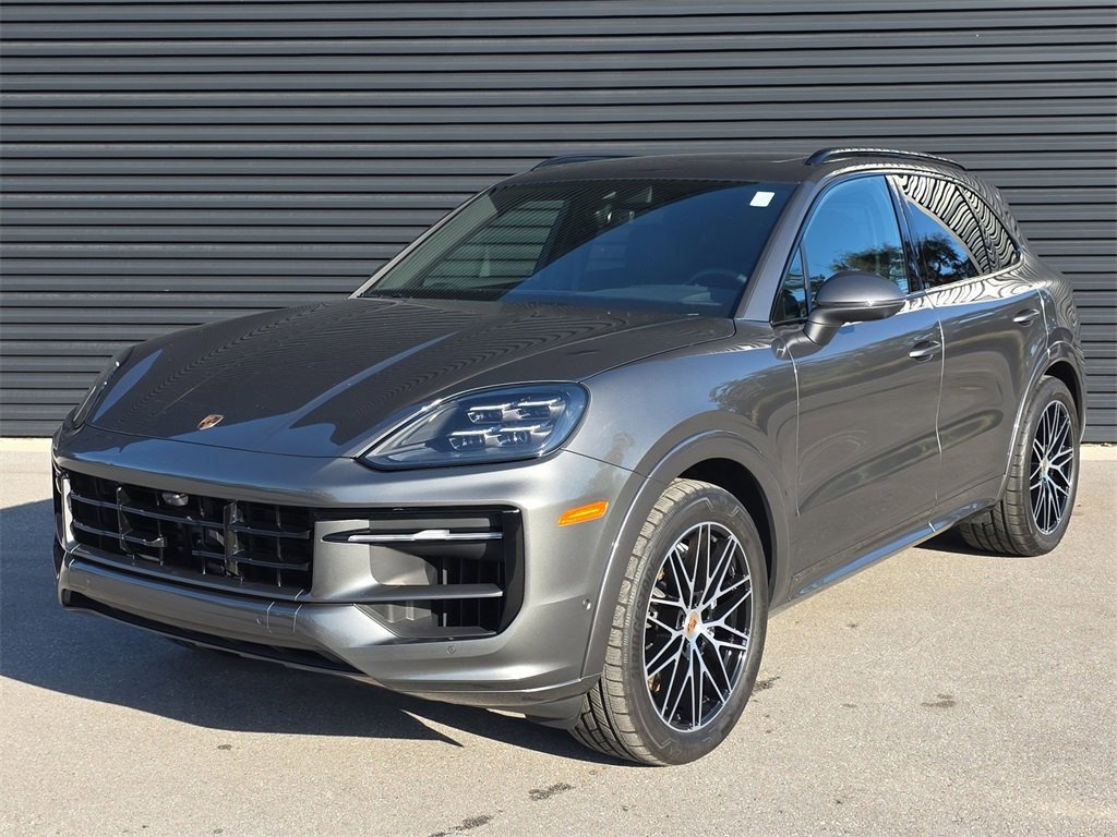 Certified 2025 Porsche Cayenne image 1