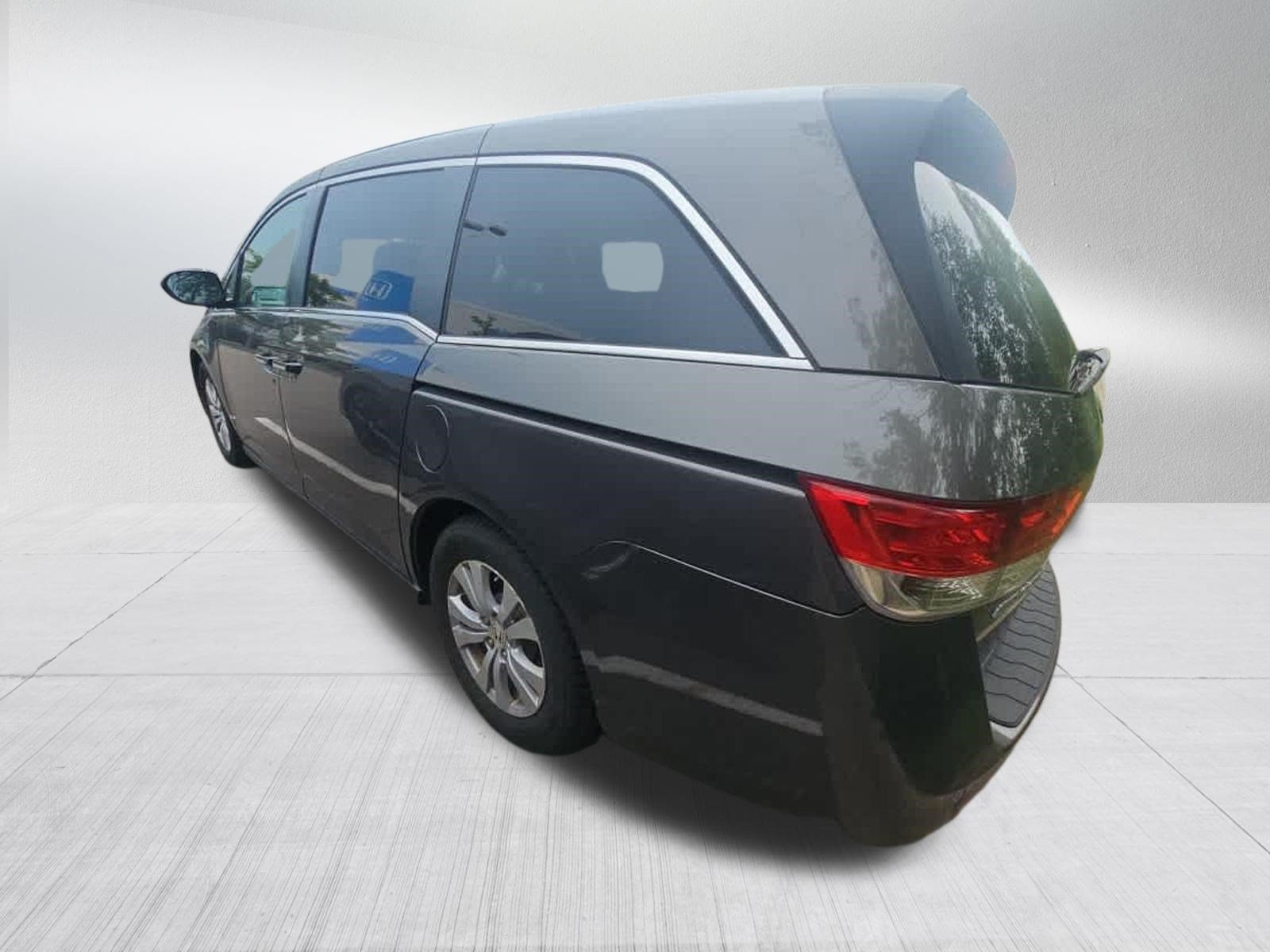 Used 2016 Honda Odyssey SE image 5