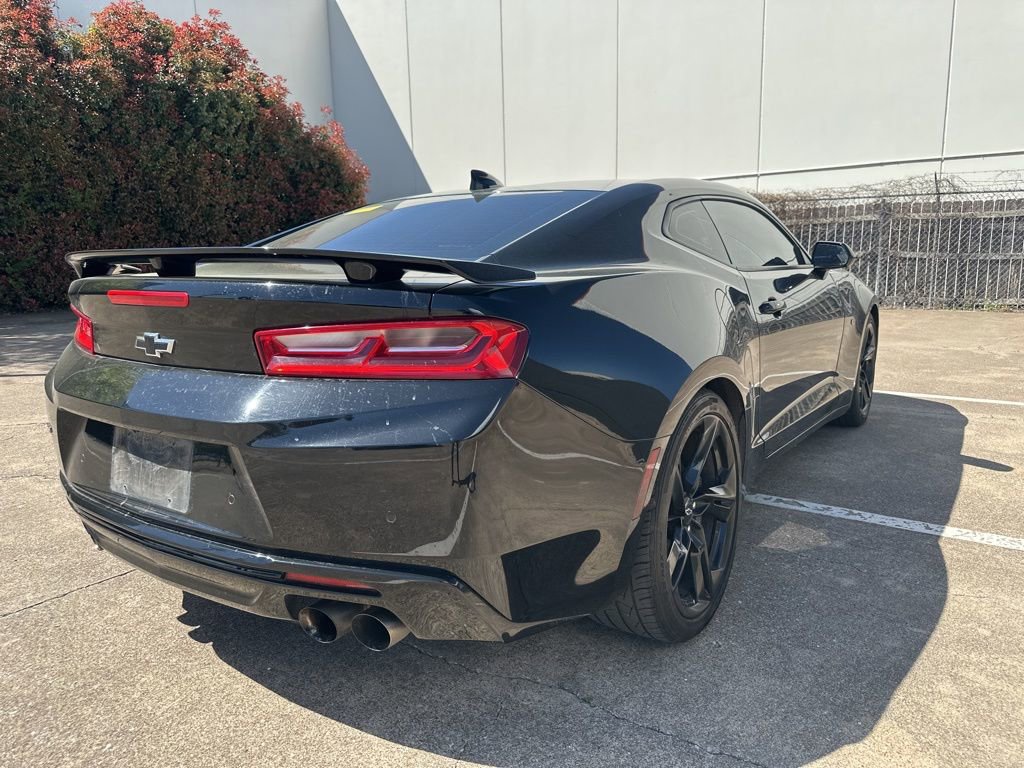 Used 2017 Chevrolet Camaro SS image 4
