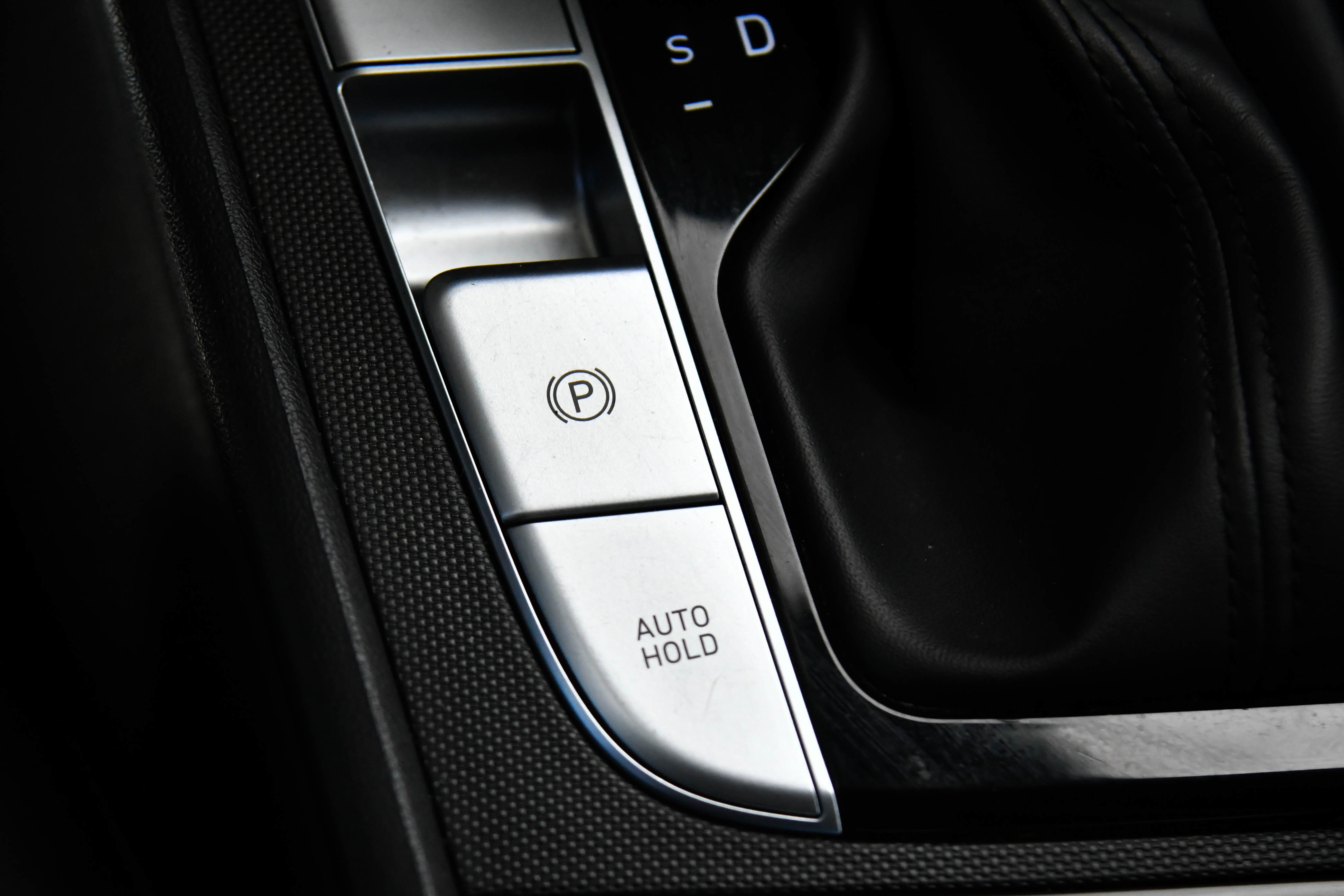 Used 2025 Hyundai Elantra Limited image 31