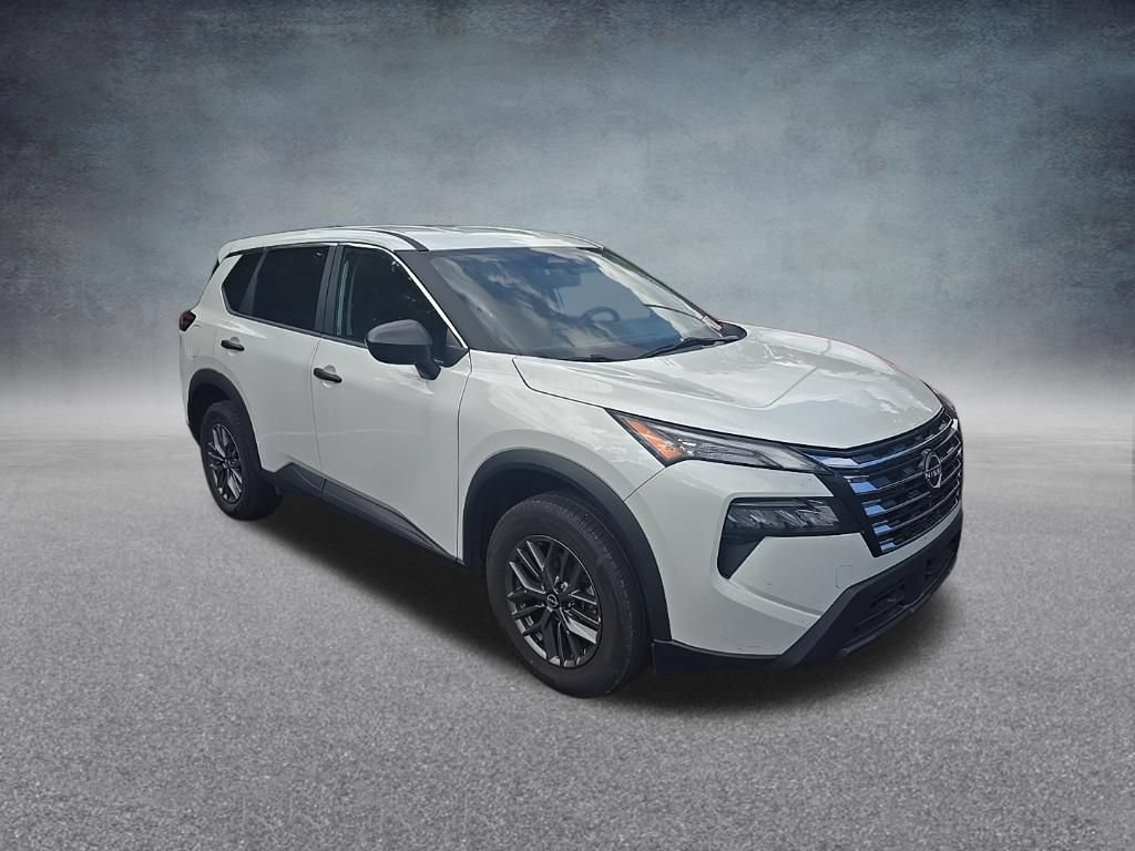 Used 2024 Nissan Rogue S AWD/4WD image 3