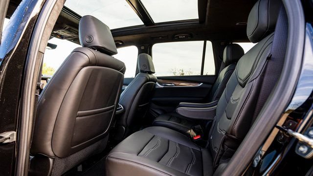 New 2025 Cadillac XT6 Premium Luxury w/ Platinum Package FWD image 14