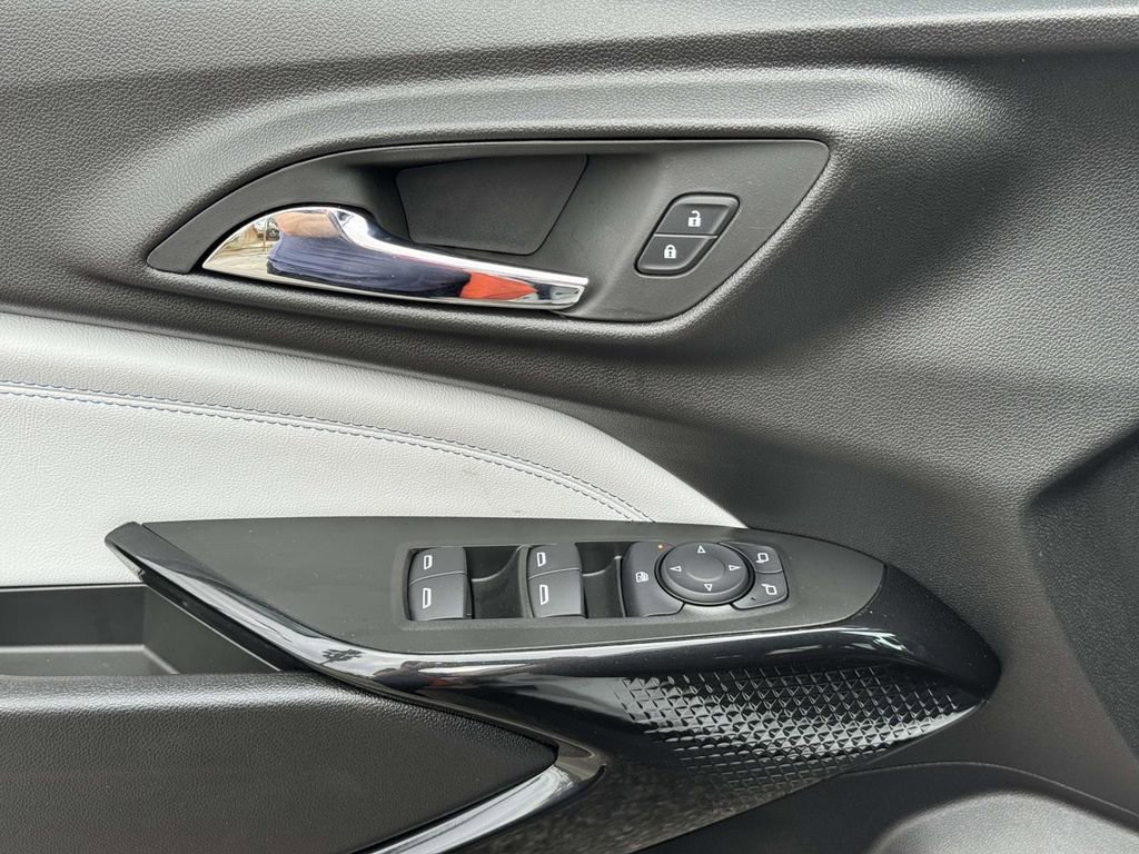 New 2026 Chevrolet Trax LT w/ Sunroof Package image 20