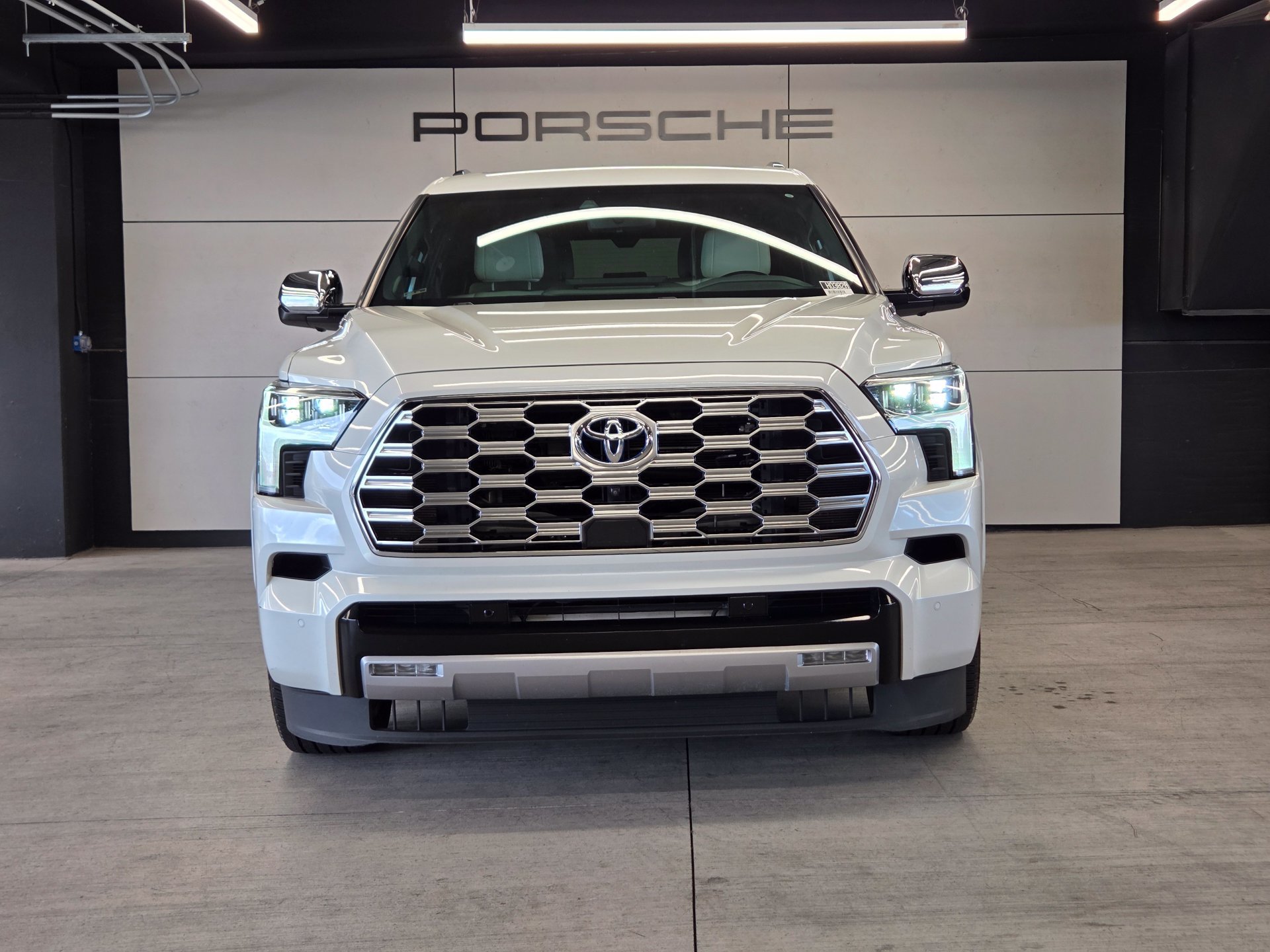 Used 2024 Toyota Sequoia Capstone AWD/4WD image 29