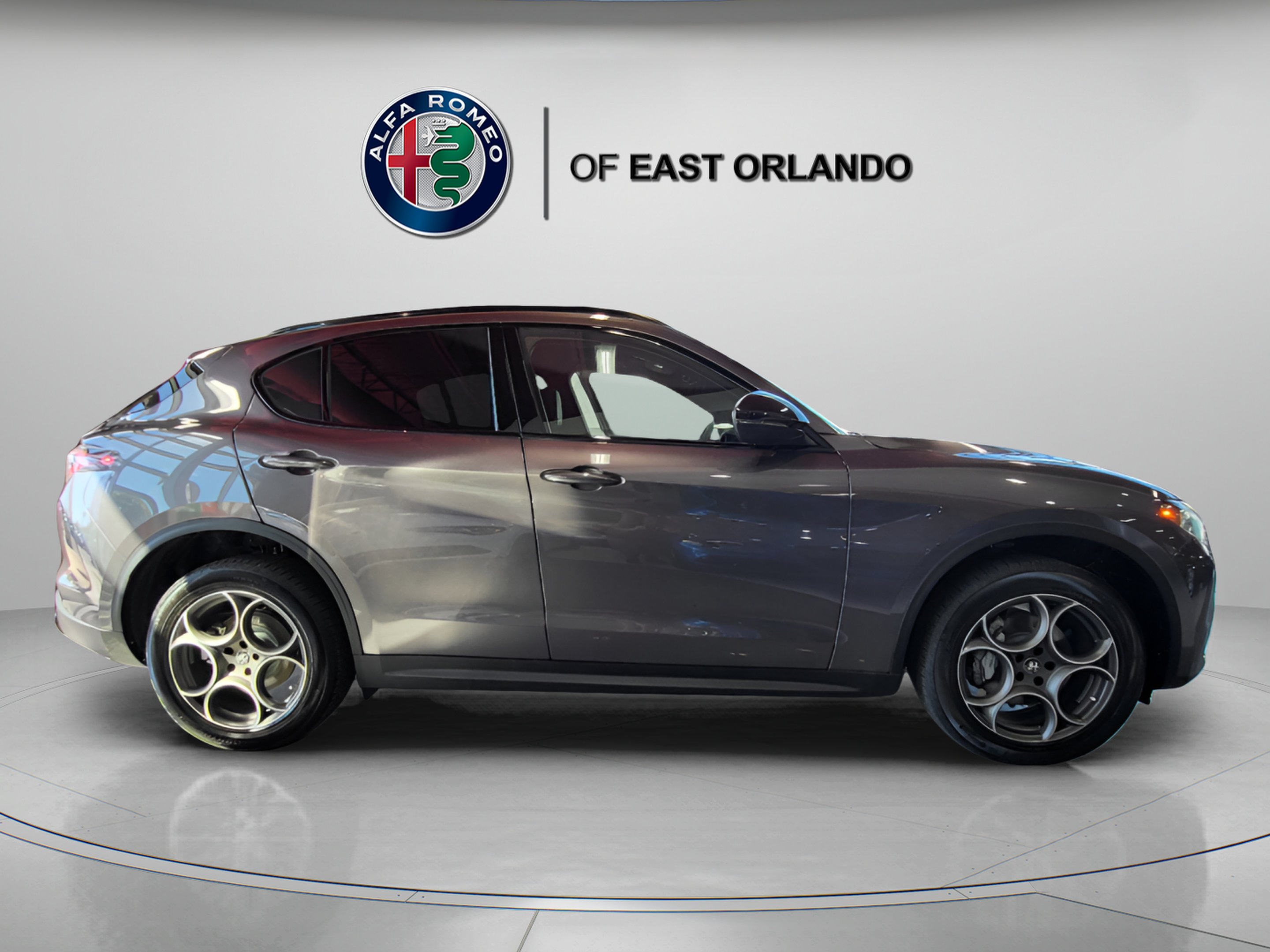 New 2025 Alfa Romeo Stelvio Sprint AWD/4WD image 9