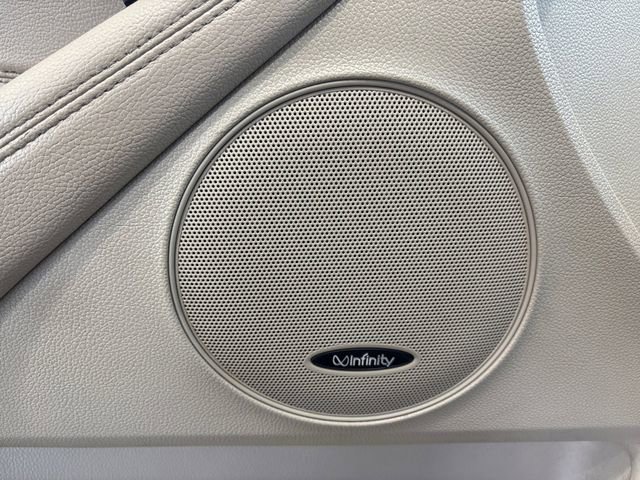 Used 2014 Kia Cadenza Premium image 17