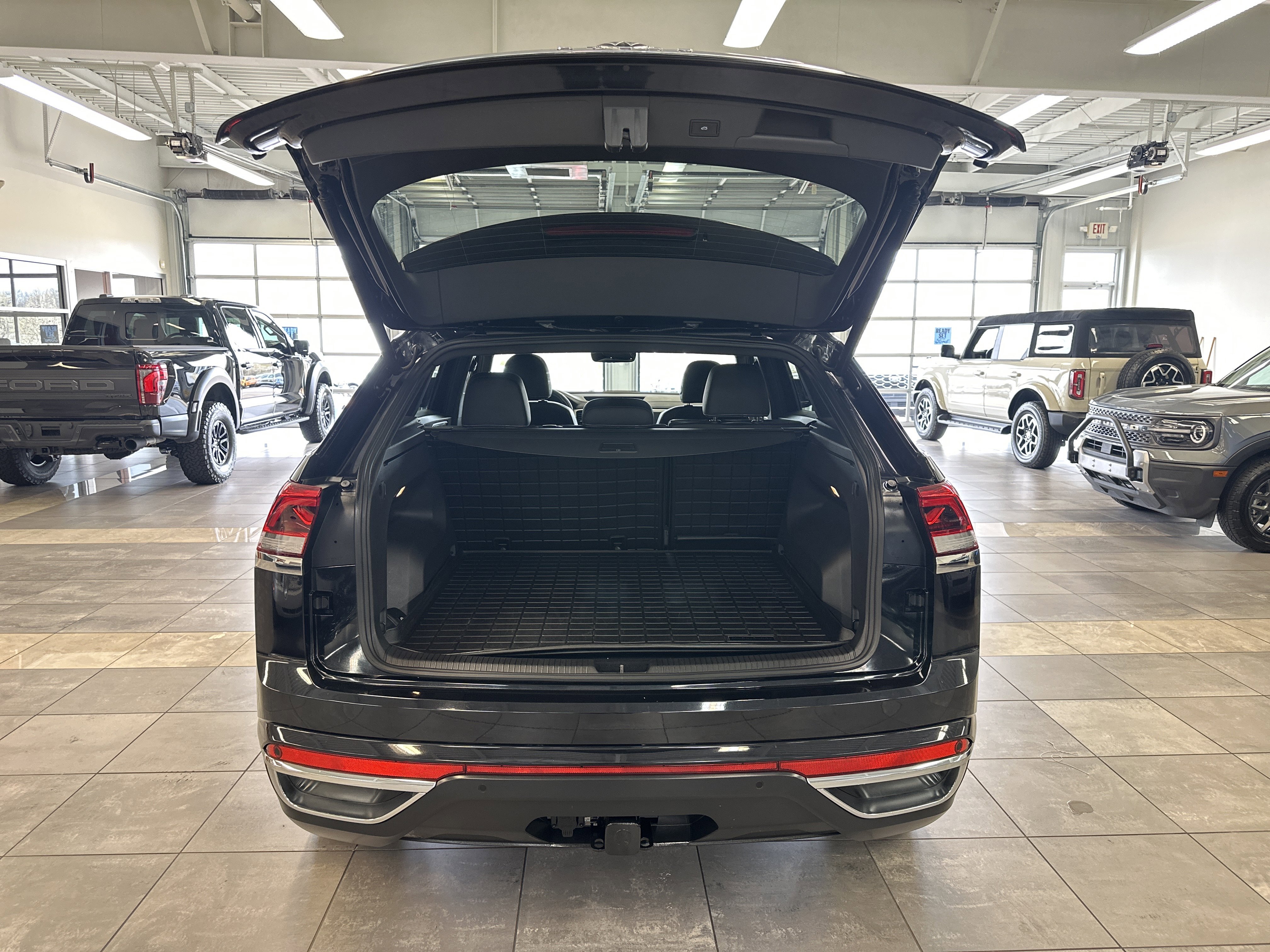 Used 2023 Volkswagen Atlas Cross Sport SEL image 29