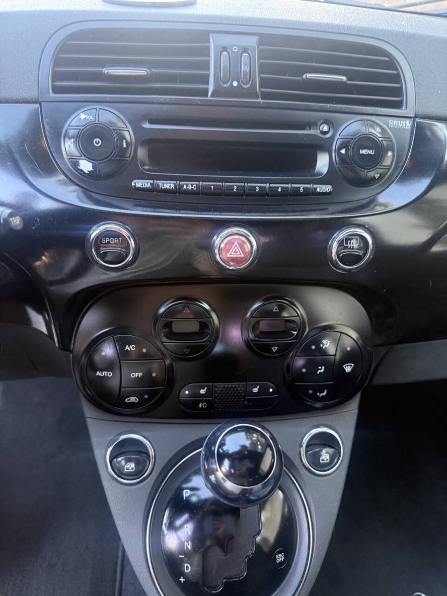 Used 2012 FIAT 500 Sport w/ Safety & Convenience Pkg FWD image 7