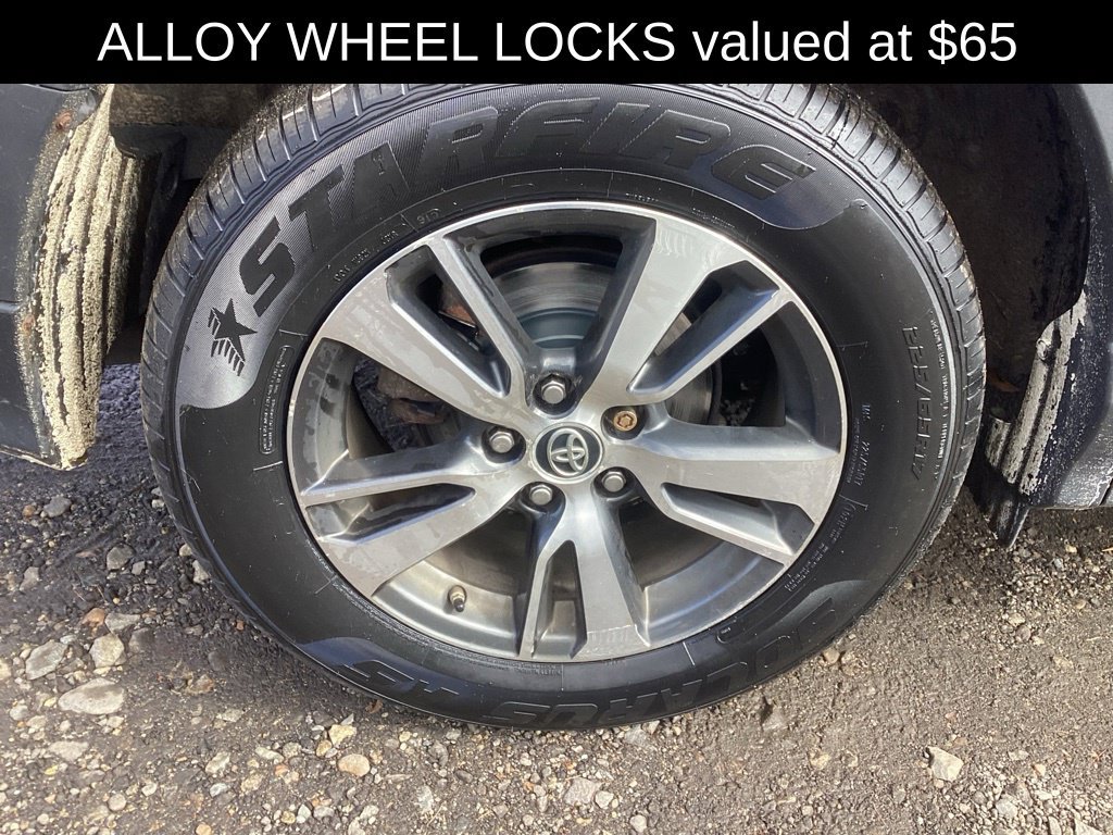 Used 2017 Toyota RAV4 XLE AWD/4WD image 7