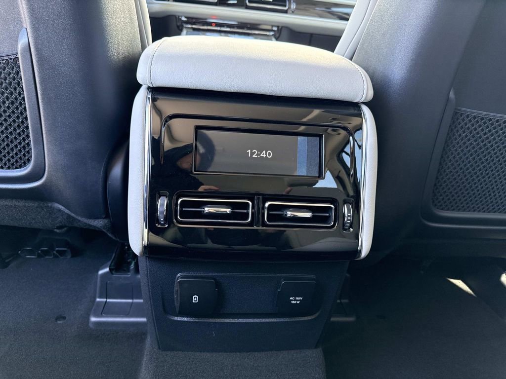 New 2026 Lincoln Aviator AWD image 16