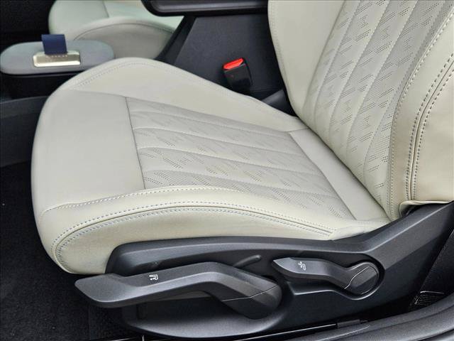 Used 2026 MINI Cooper 2-Door Hardtop FWD image 4