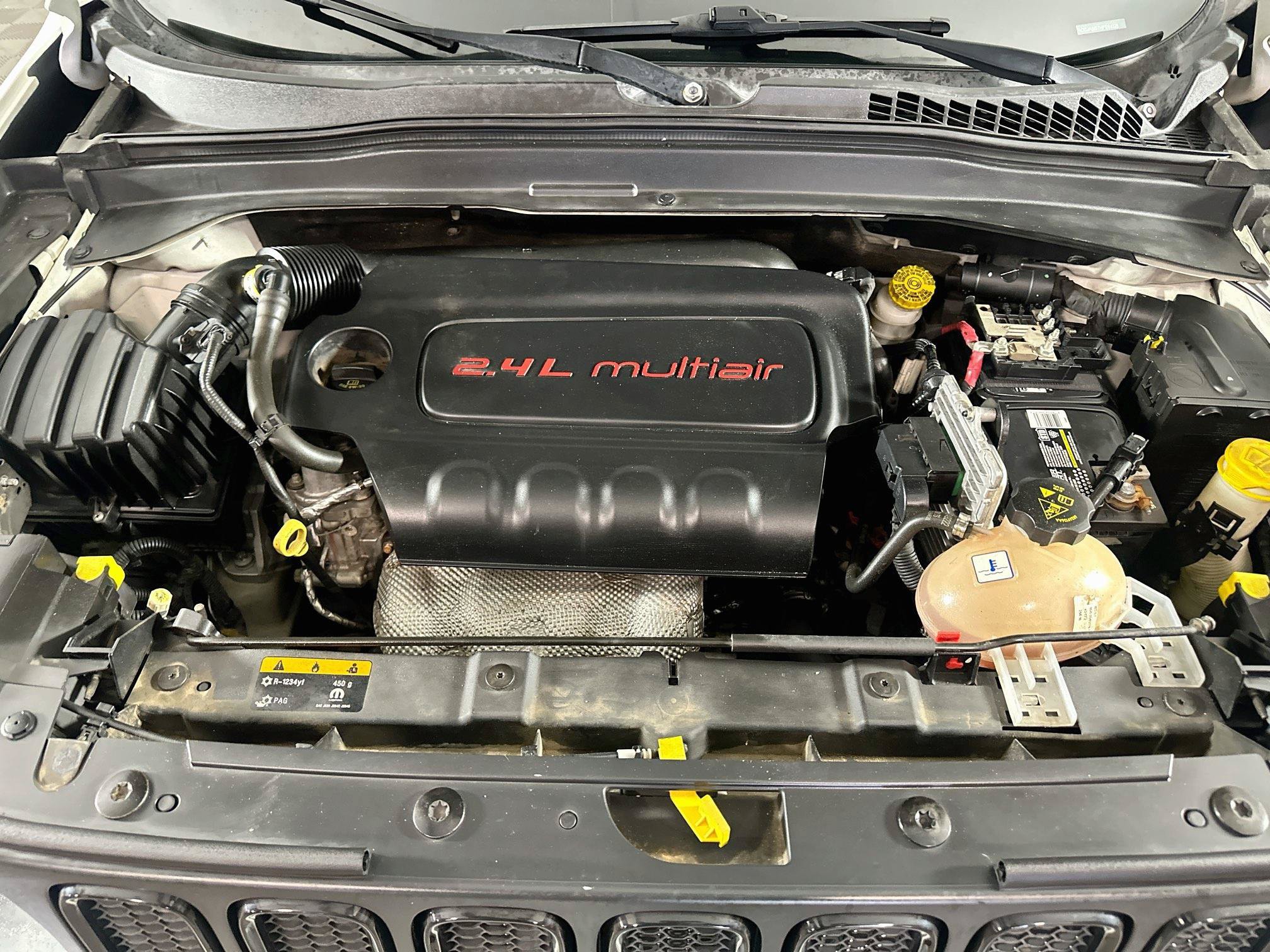 Used 2017 Jeep Renegade Altitude FWD image 30