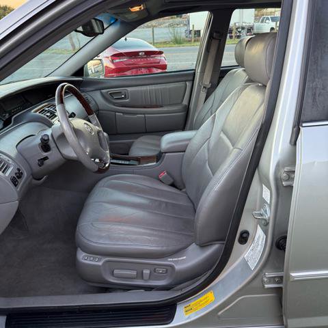 Used 2003 Toyota Avalon XLS image 10