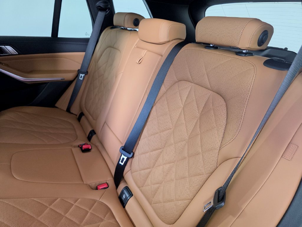 Used 2023 BMW X5 sDrive40i w/ Premium Package RWD image 16