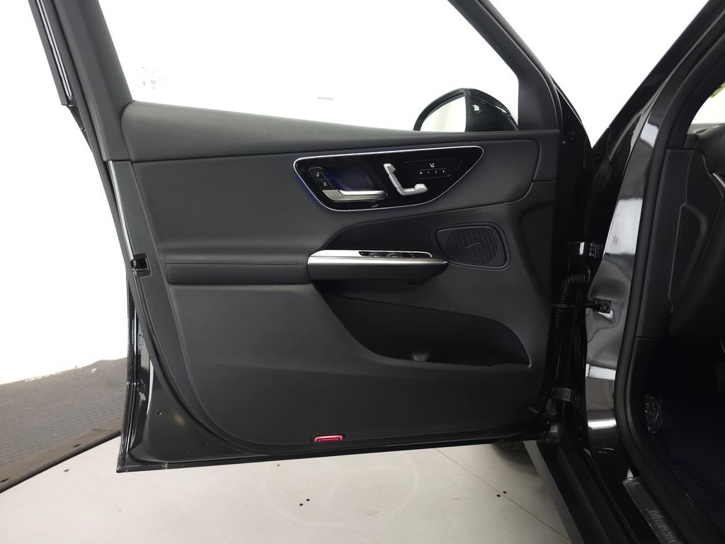 Certified 2026 Mercedes-Benz GLC 300 4MATIC image 5