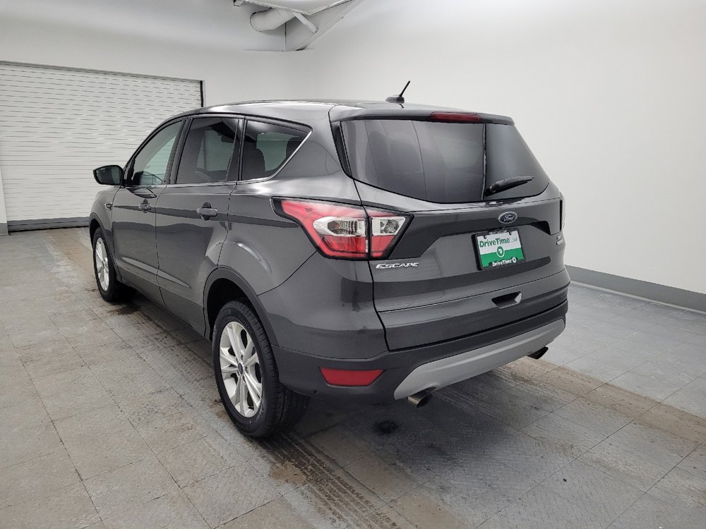 Used 2017 Ford Escape SE image 5