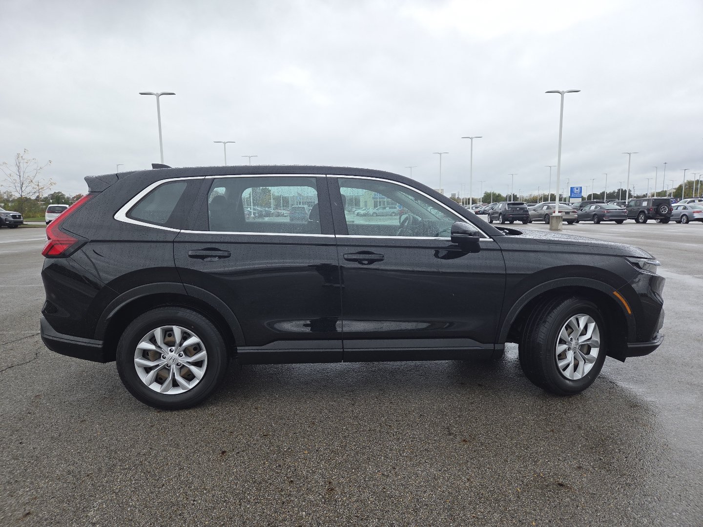 Used 2024 Honda CR-V LX image 17