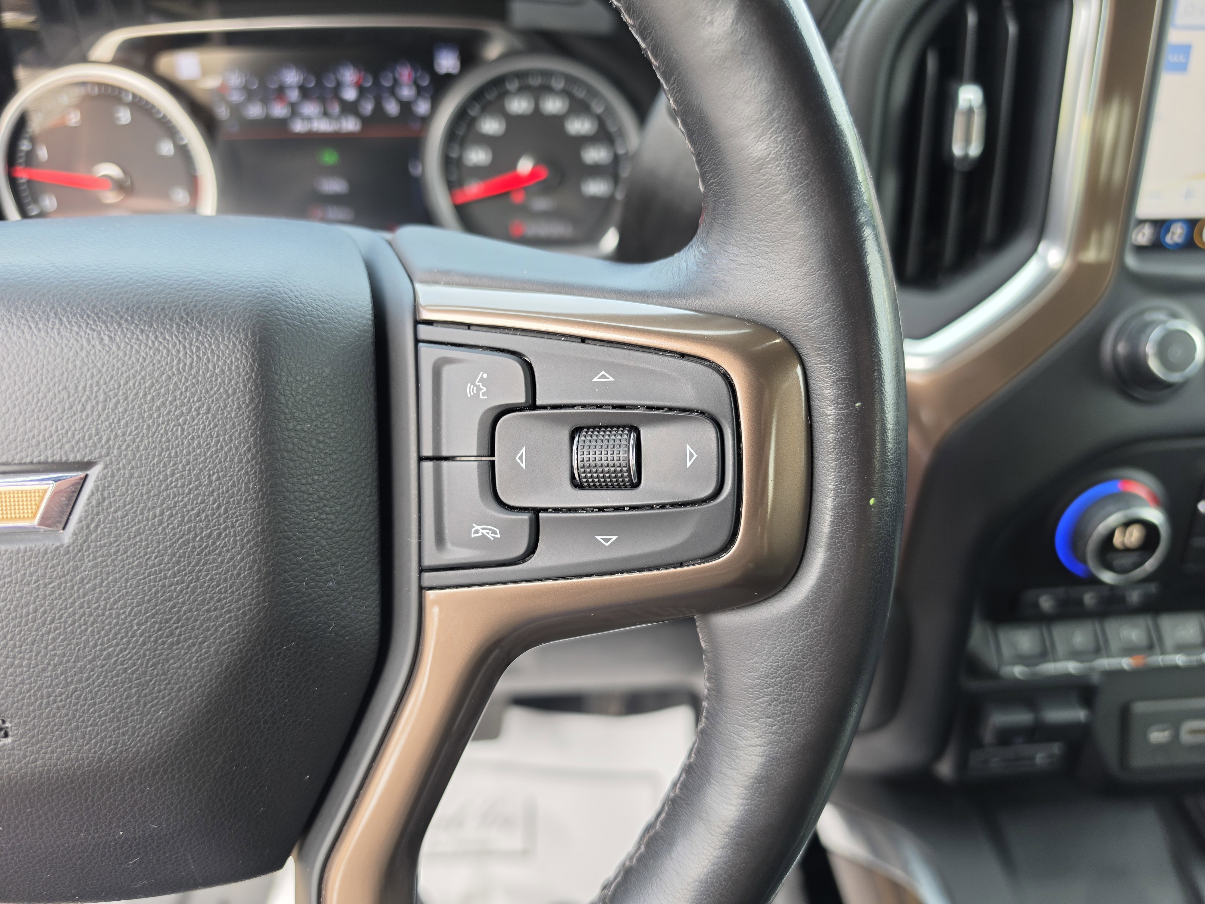 Used 2020 Chevrolet Silverado 2500 High Country w/ Technology Package image 38