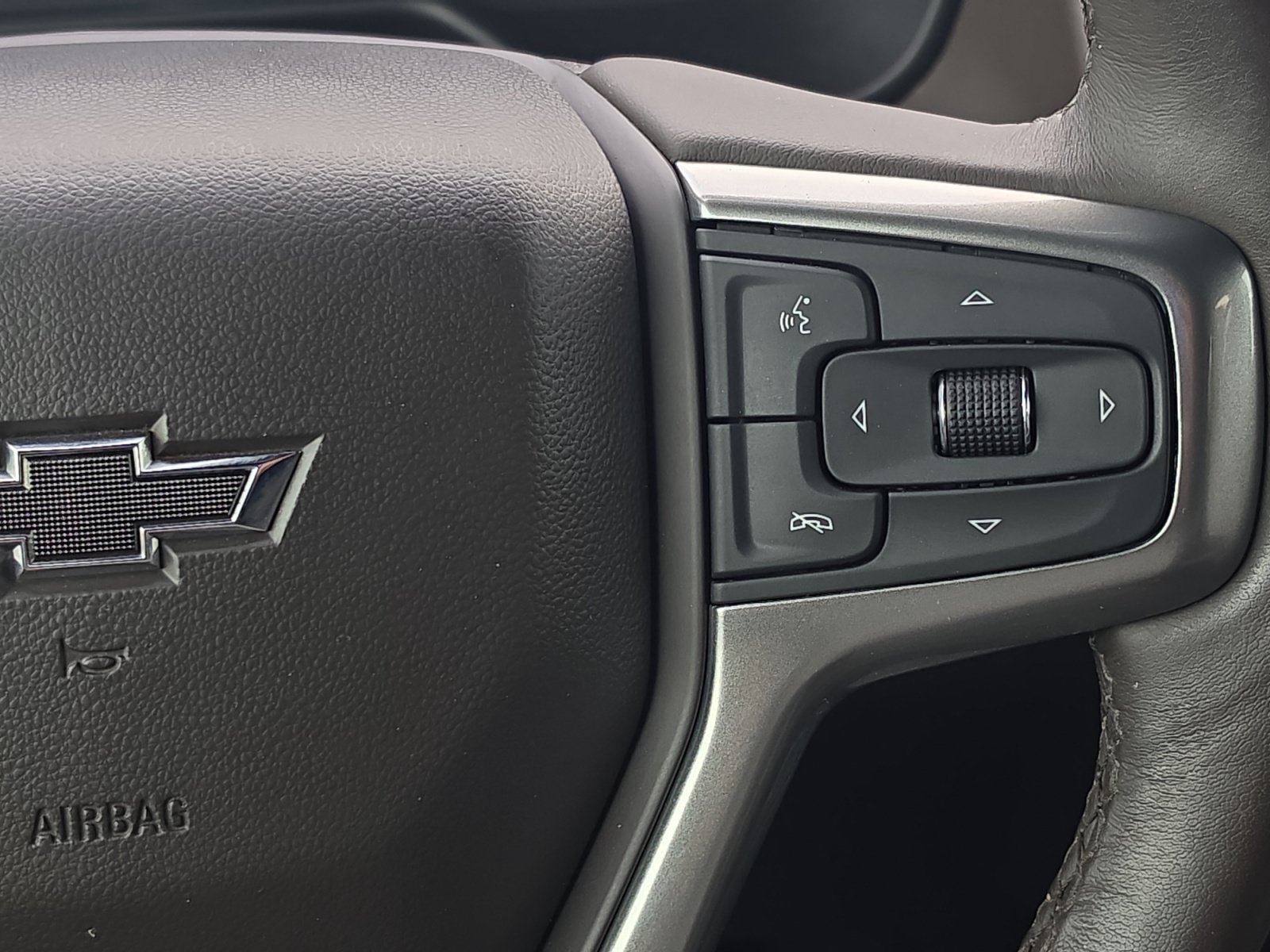 Certified 2022 Chevrolet Suburban Z71 w/ Luxury Package AWD/4WD image 14