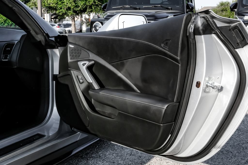 Used 2018 Chevrolet Corvette Z06 RWD image 42
