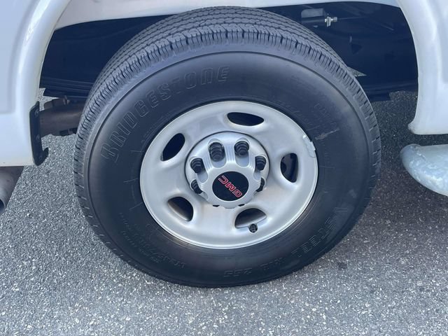 Used 2025 GMC Savana 2500 w/ Driver Convenience Package RWD image 9