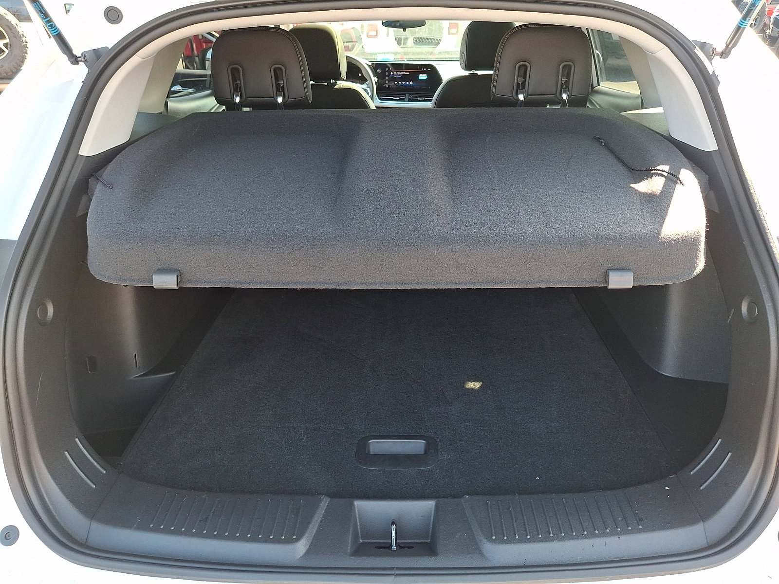 Certified 2024 Chevrolet Trax LT w/ Sunroof Package image 28