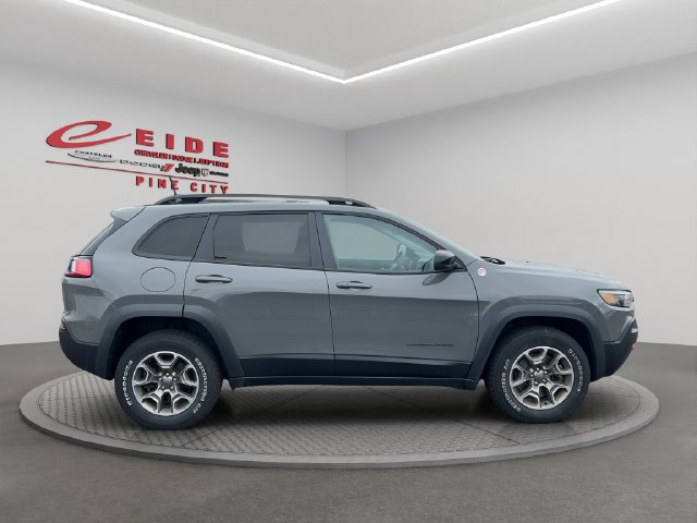Used 2022 Jeep Cherokee Trailhawk w/ Sun, Sound & Nav Group AWD/4WD image 11