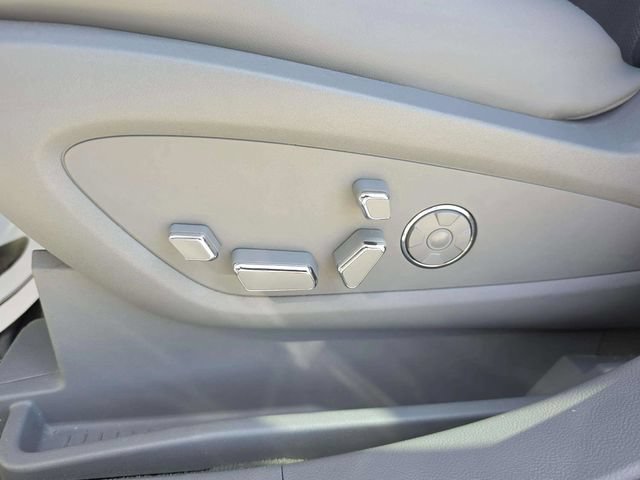Used 2022 Lincoln Nautilus Reserve w/ Equipment Group 201A FWD image 23