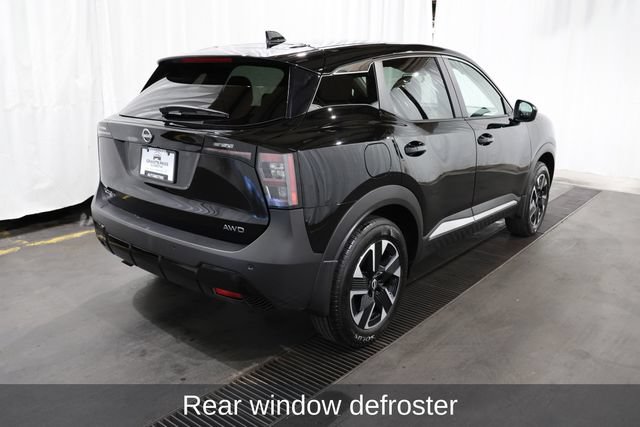 Used 2025 Nissan Kicks SV AWD/4WD image 3