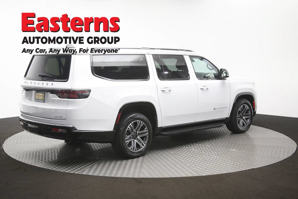Used 2024 Jeep Wagoneer L Series II RWD image 45