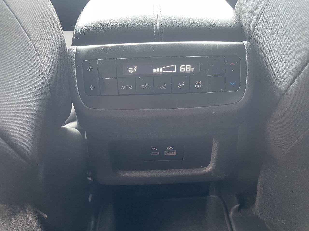 Used 2022 Nissan Pathfinder SV w/ SV Premium Package FWD image 13