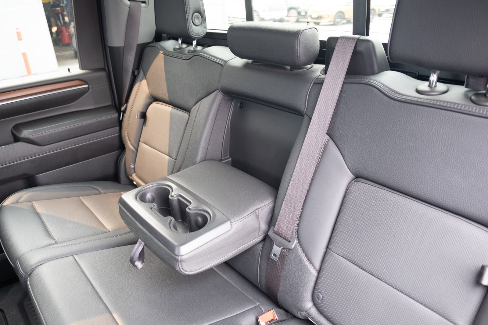 Used 2024 GMC Sierra 3500 Denali w/ Denali Reserve Package AWD/4WD image 22