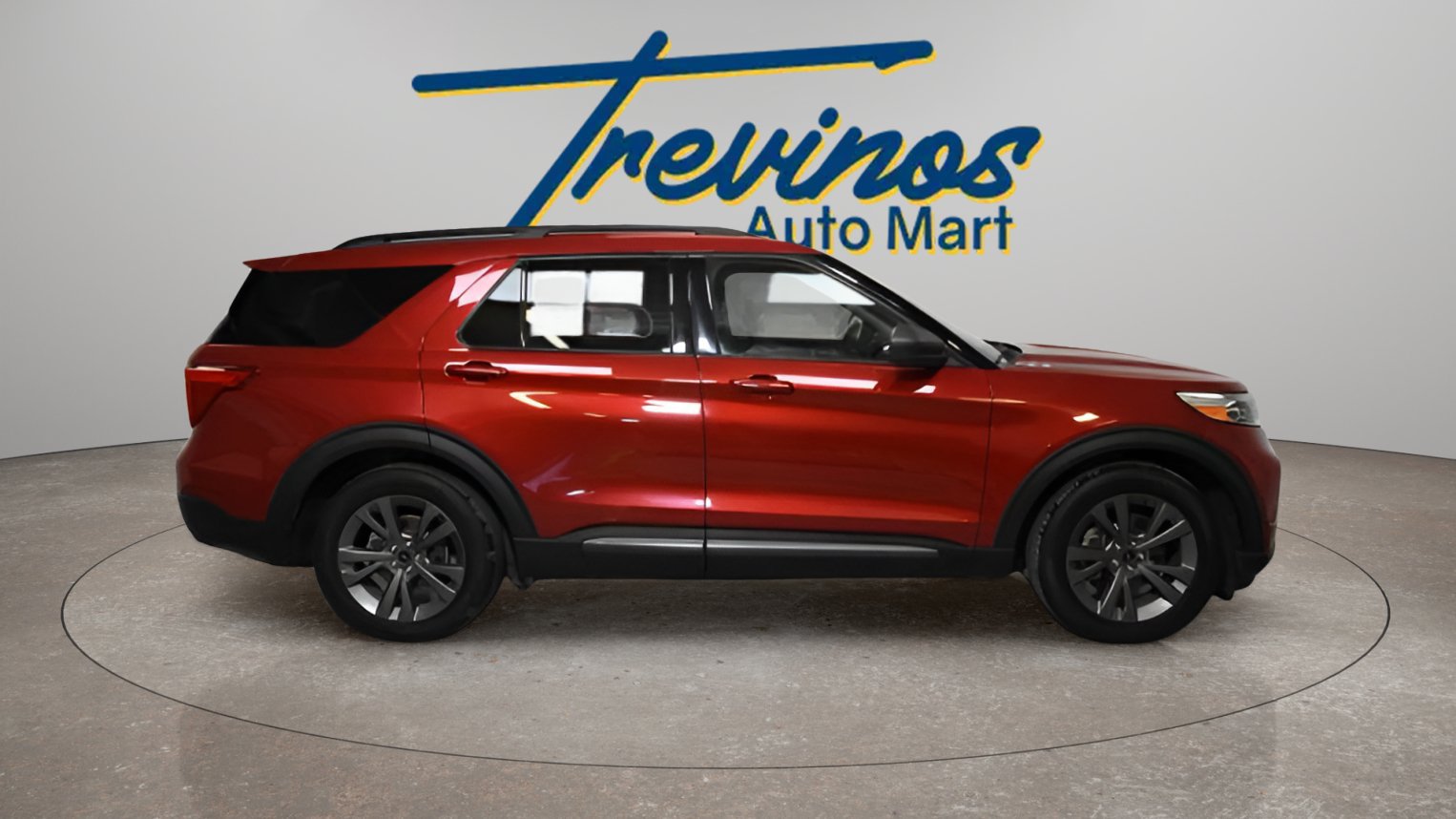 Used 2021 Ford Explorer XLT w/ Equipment Group 202A RWD image 5