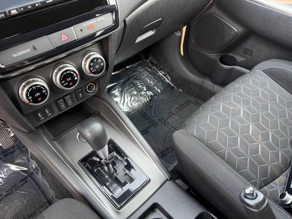 Used 2021 Mitsubishi Outlander Sport SE FWD image 18