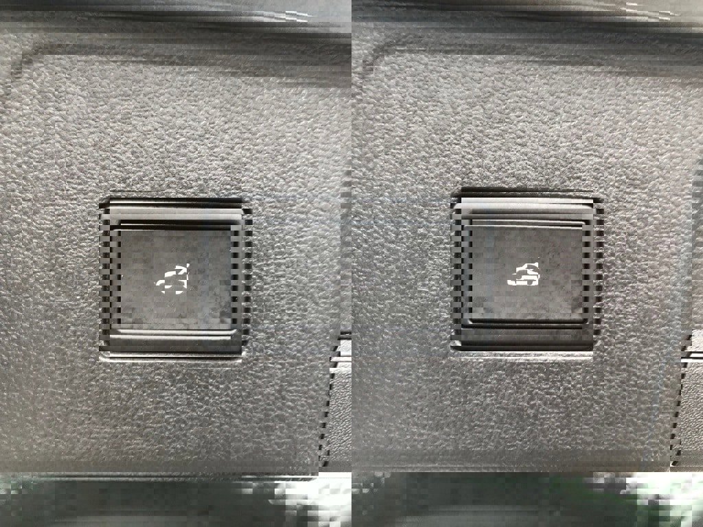 Used 2025 Volkswagen Atlas SEL image 41