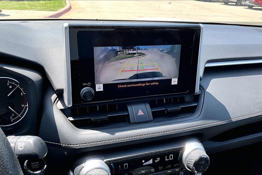 Used 2025 Toyota RAV4 XLE FWD image 26