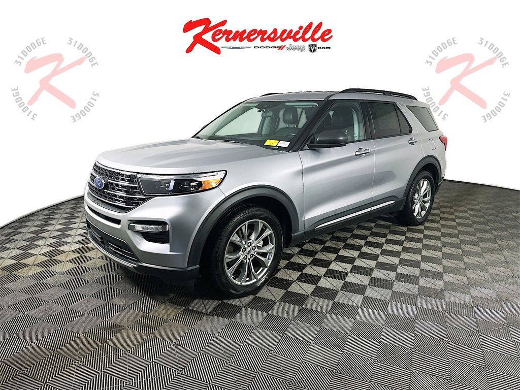 Used 2021 Ford Explorer XLT w/ Equipment Group 202A image 3