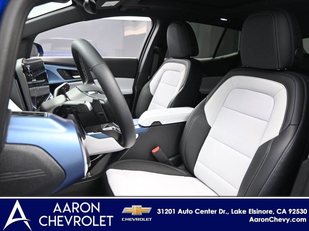 New 2026 Chevrolet Equinox EV LT w/ LPO, Blackout Package AWD/4WD image 8