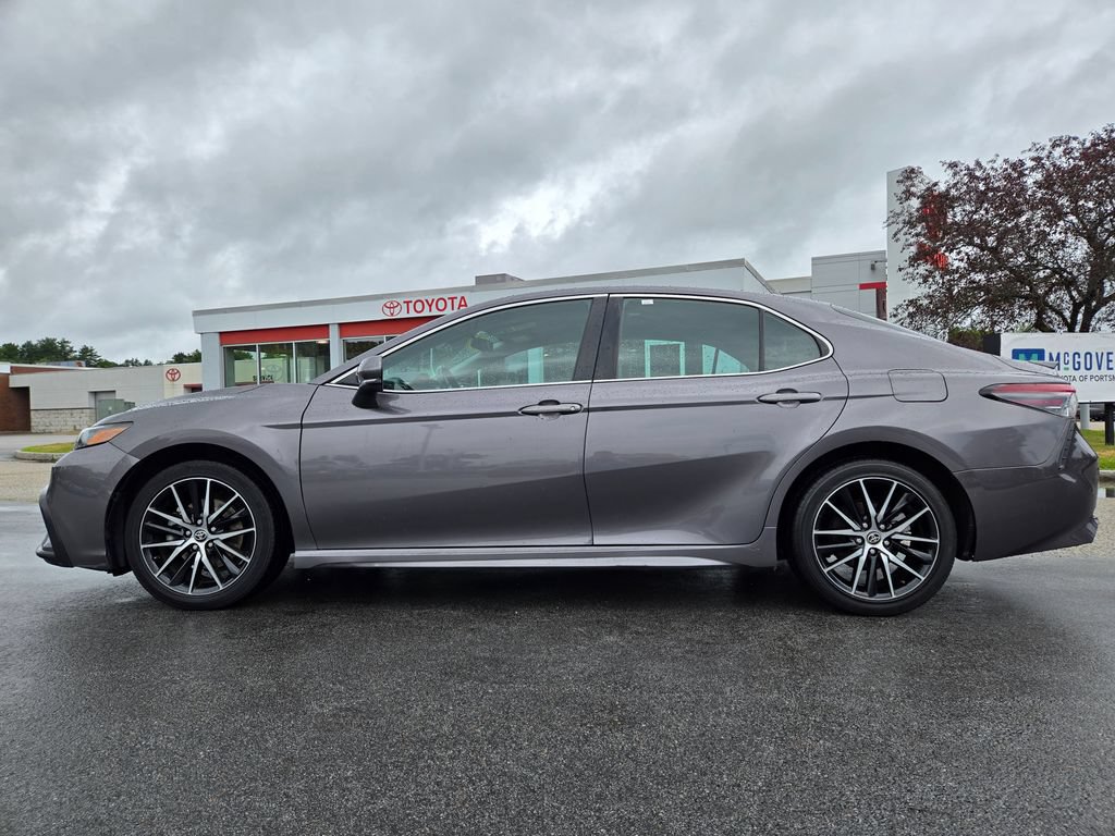 Used 2023 Toyota Camry SE FWD image 2