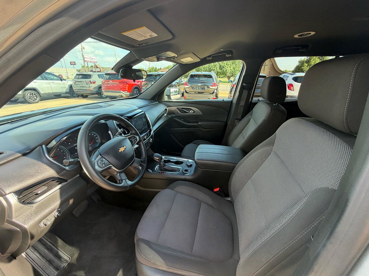 Used 2023 Chevrolet Traverse LT FWD image 12
