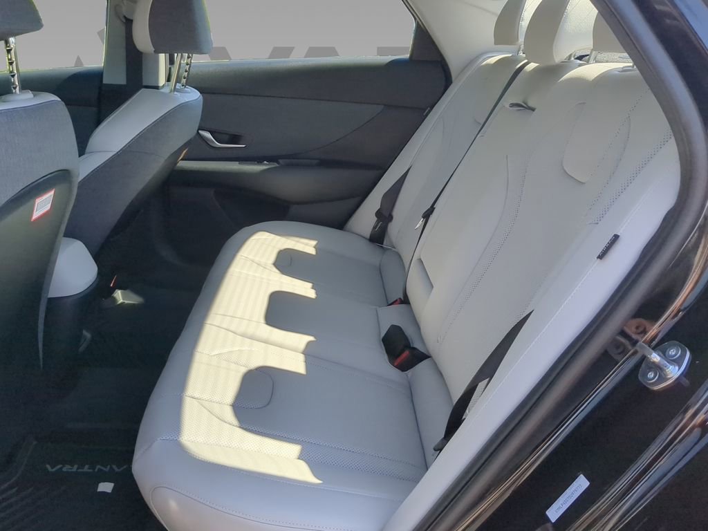 Used 2025 Hyundai Elantra Limited FWD image 22