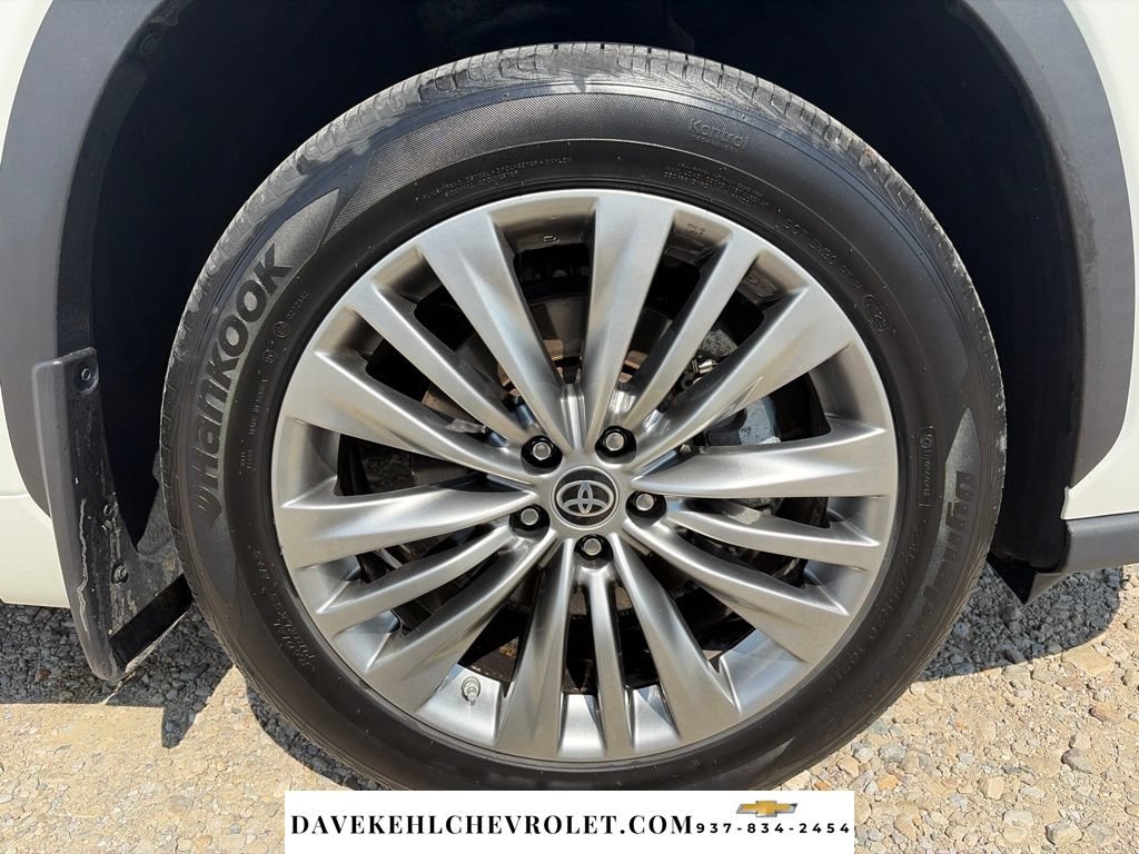 Used 2021 Toyota Highlander Platinum AWD/4WD image 32