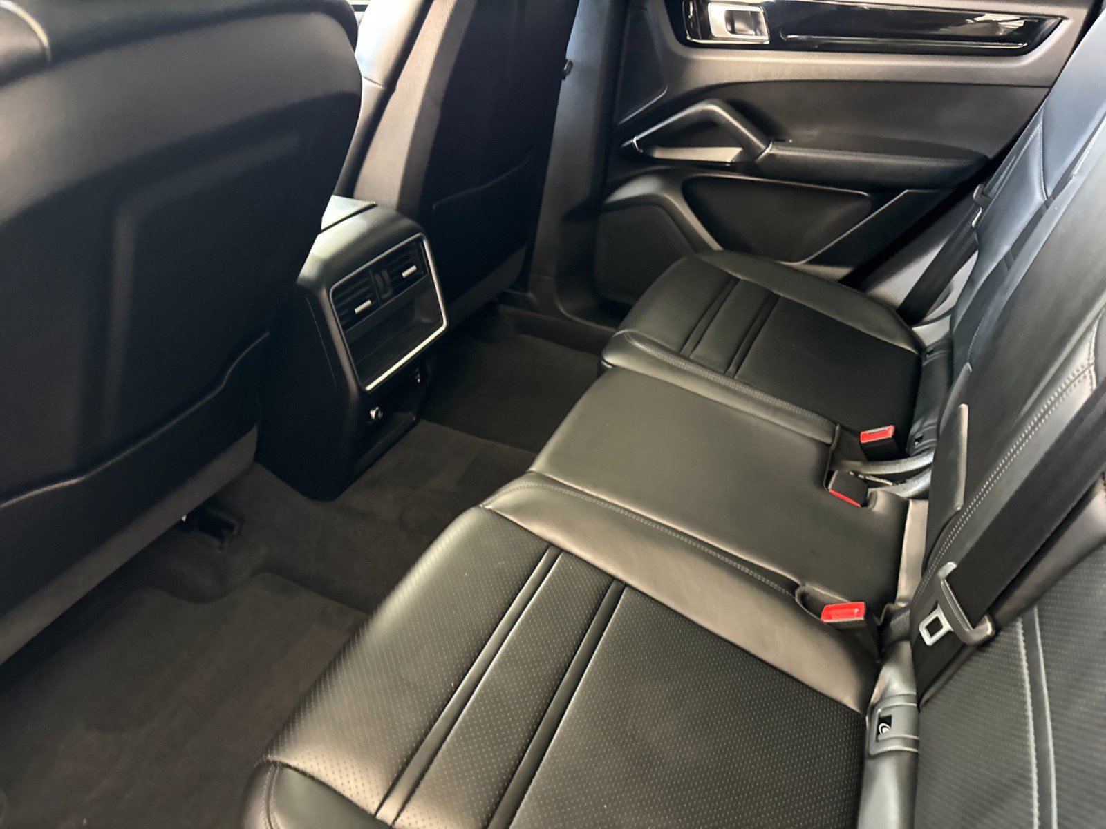 Certified 2023 Porsche Cayenne image 13