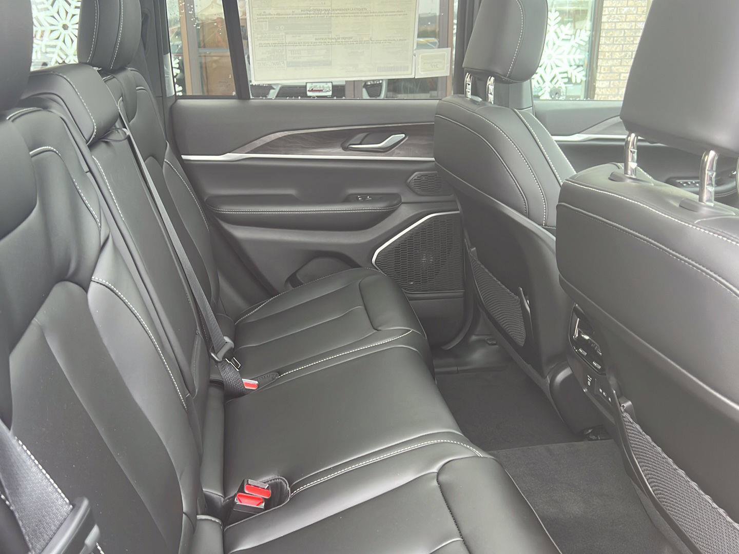 New 2026 Jeep Grand Cherokee Limited image 16