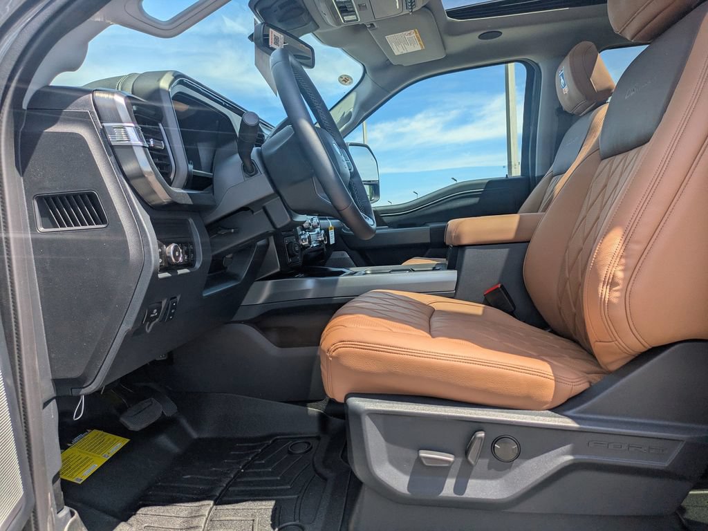 New 2026 Ford F250 Lariat w/ Black Appearance Package AWD/4WD image 17